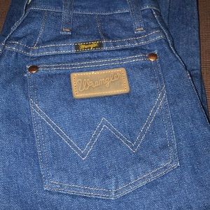 Wranglers super high waist classic blue  26” waist
